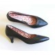 Scarpin em couro salto fino