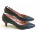 Scarpin em couro salto fino
