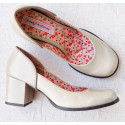 Sapato scarpin em couro off white