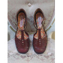 Sapato boneca vermelho rubi com marrom