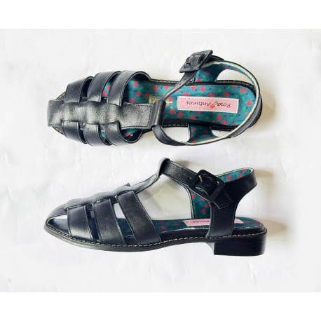 Sandalia em couro Rosa Antunes Preta Fisherman