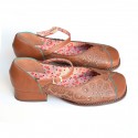 Sapato boneca em couro  whisky brisa